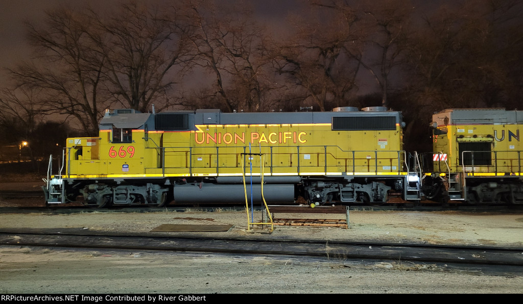 Union Pacific 669